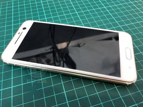 HTC M10電池膨脹(947手機維修聯盟 新北新店站)