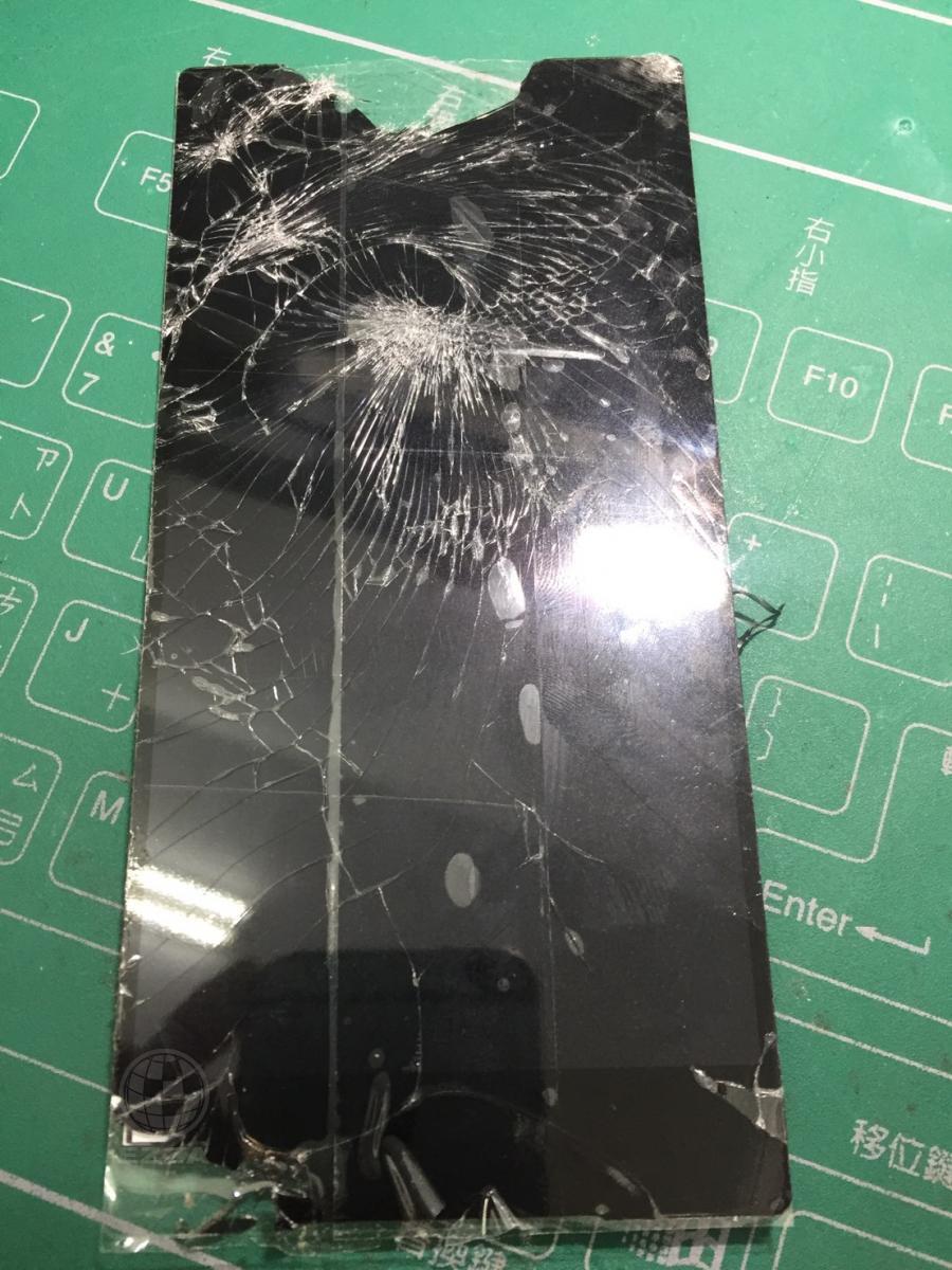 Z5P面板破裂(947手機維修聯盟 新北新店站)