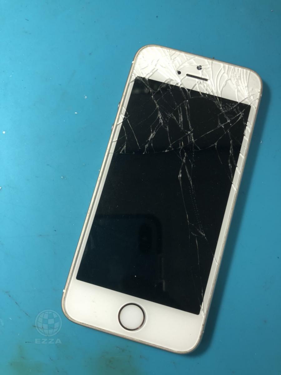 IPHONE SE破碎的面板(947手機維修聯盟 新北新店站