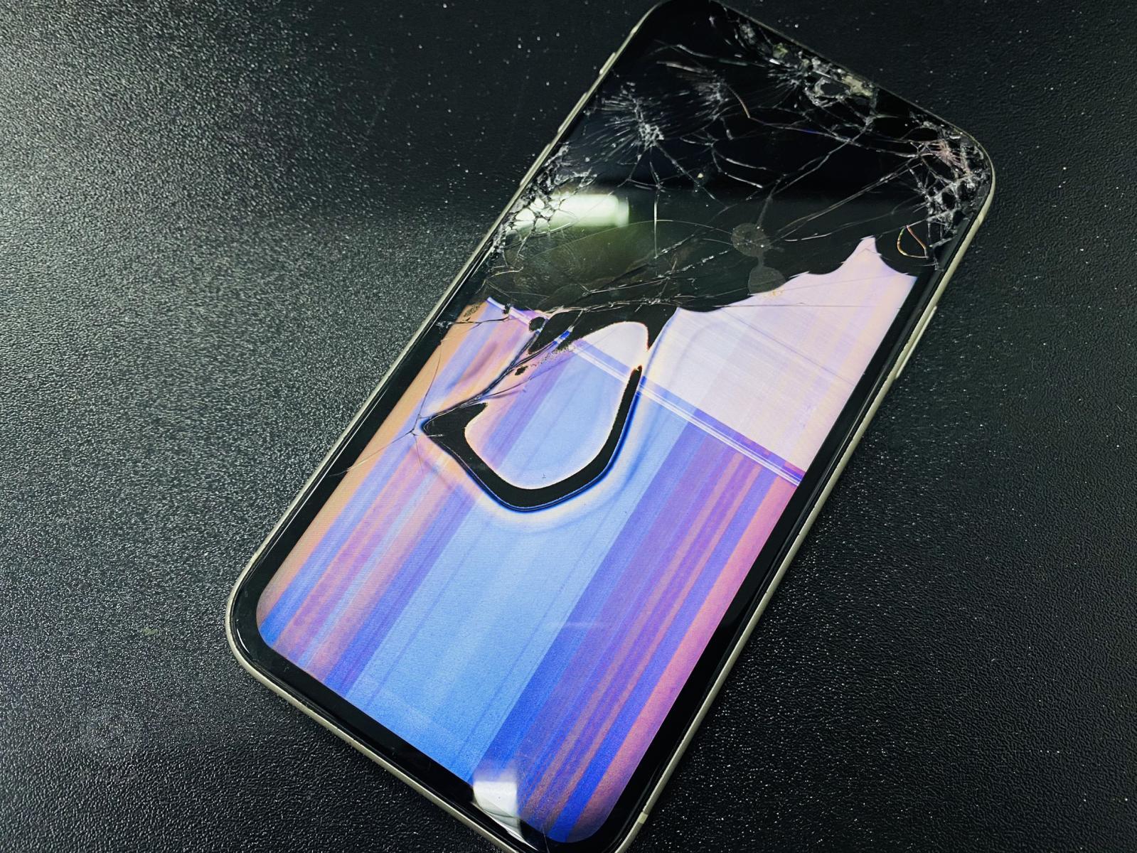 IPHONE11液晶損壞(947手機維修聯盟 新北新店站)