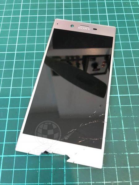 Sony XZ面板破裂(947手機維修聯盟 新北新店站)