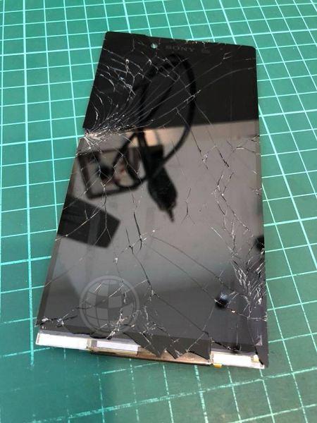 Sony Z5P面板破裂(947手機維修聯盟 新北新店站)